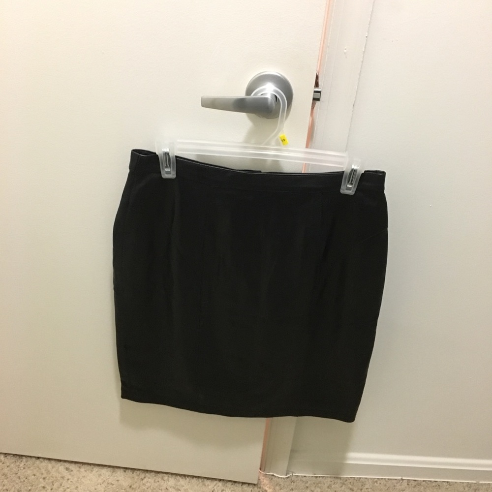 Mario Vittorio Leather skirt